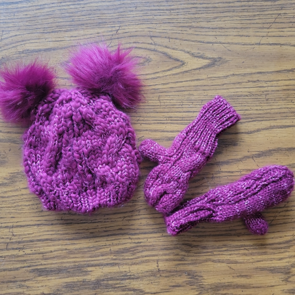 Girls 12-24month hat and gloves